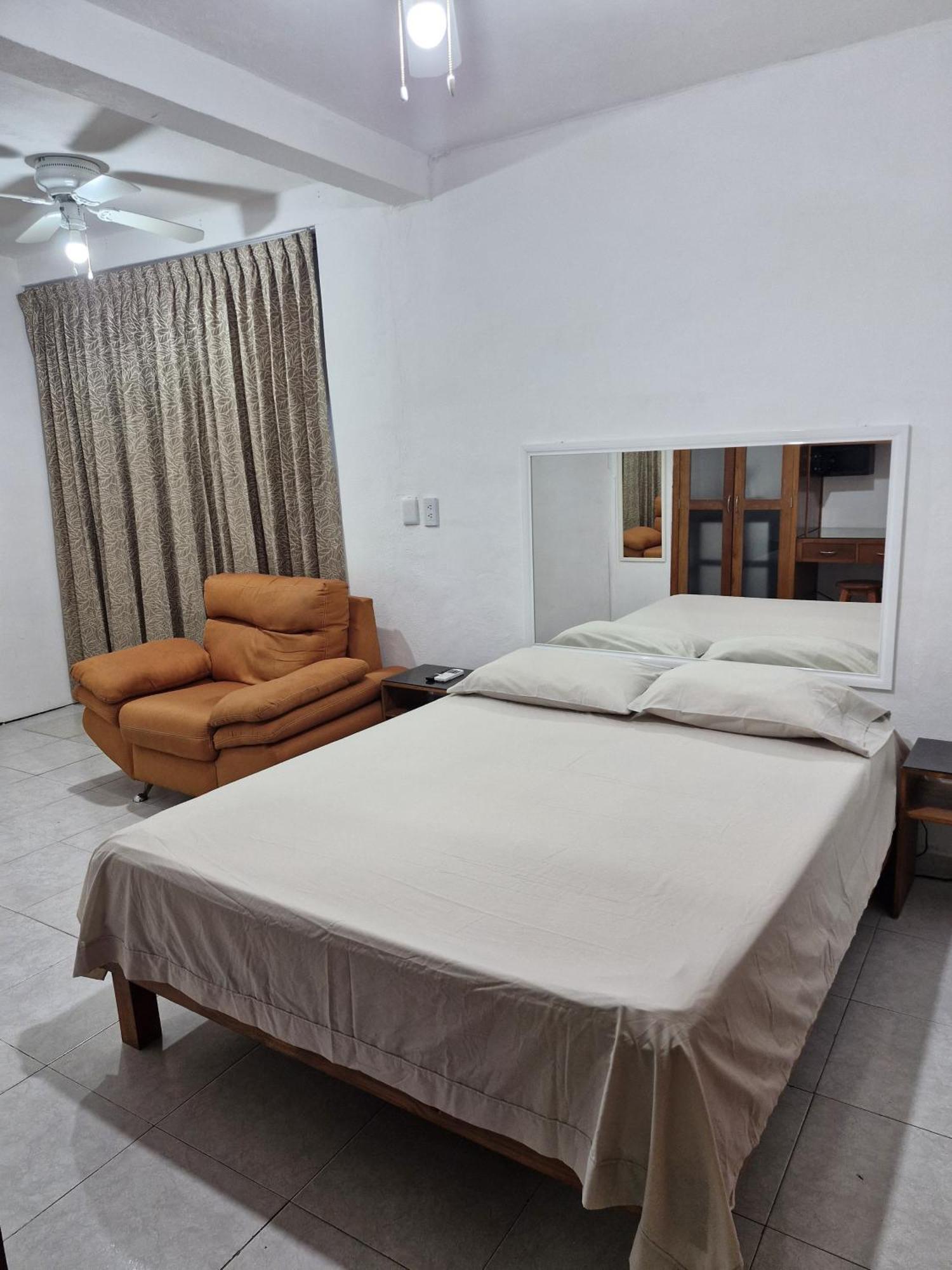 Las Margaritas Casa De Huespedes Apartment Cancun Ngoại thất bức ảnh
