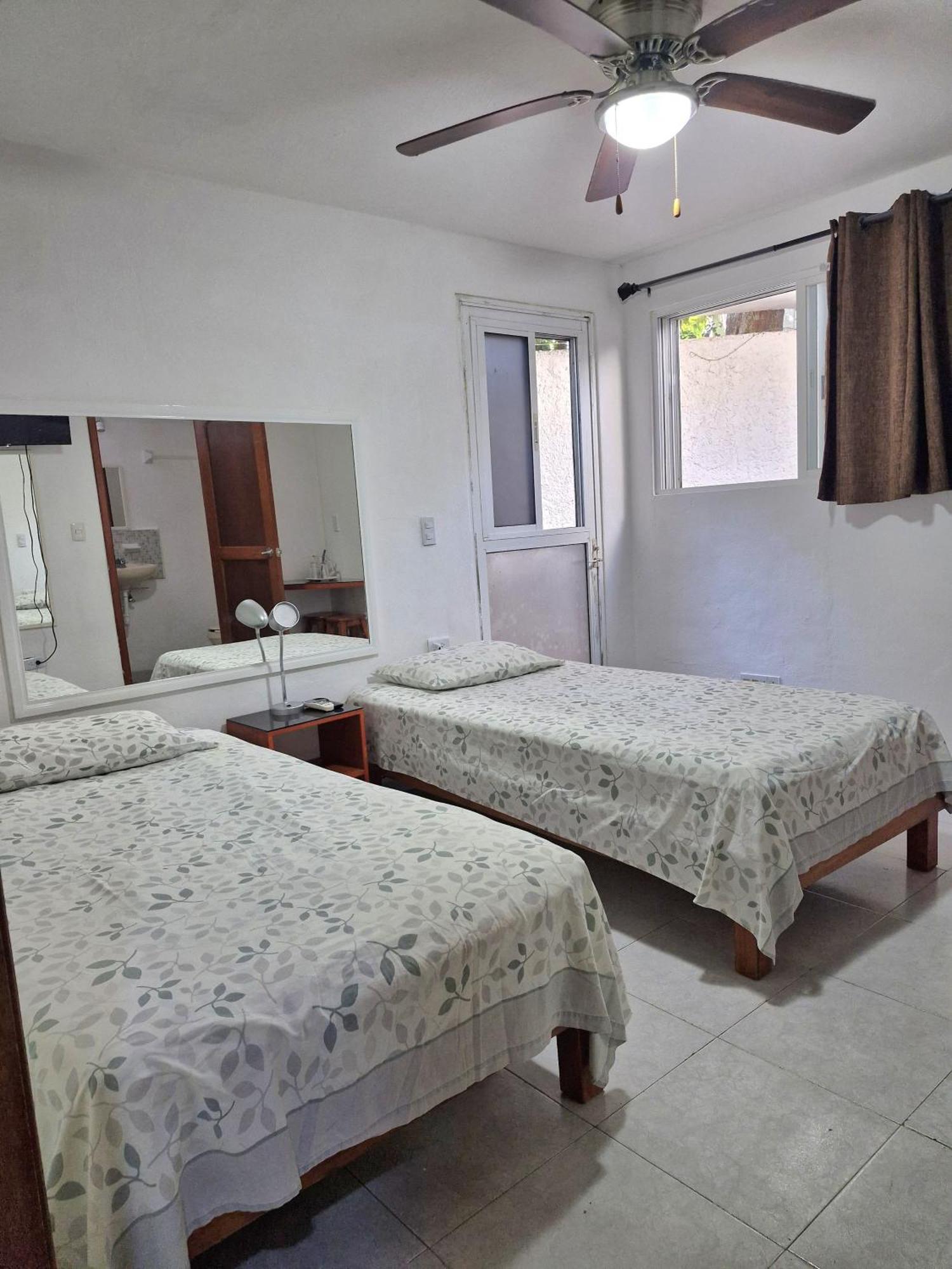 Las Margaritas Casa De Huespedes Apartment Cancun Ngoại thất bức ảnh